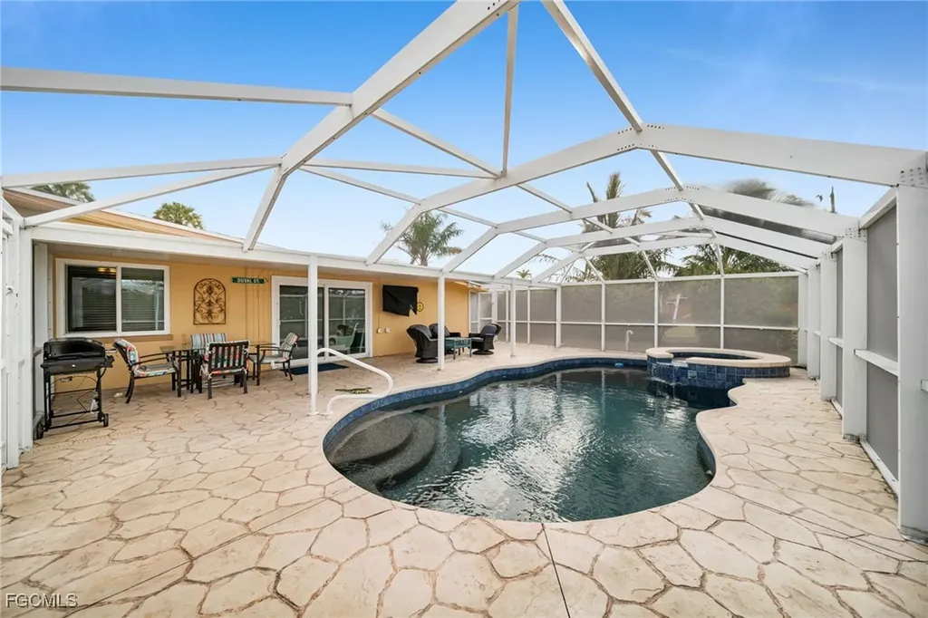5208 Wilmington Court Cape Coral FL 33904