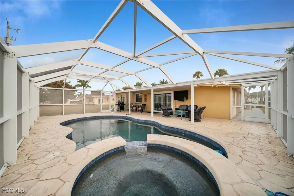 5208 Wilmington Court Cape Coral FL 33904