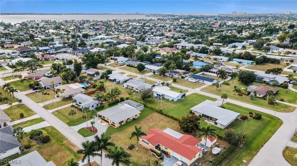 5208 Wilmington Court Cape Coral FL 33904