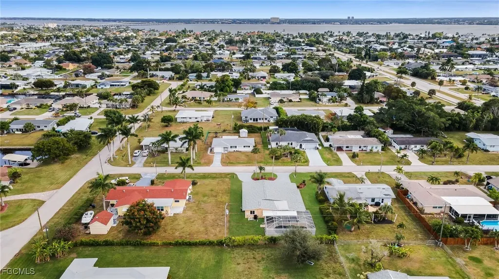5208 Wilmington Court Cape Coral FL 33904