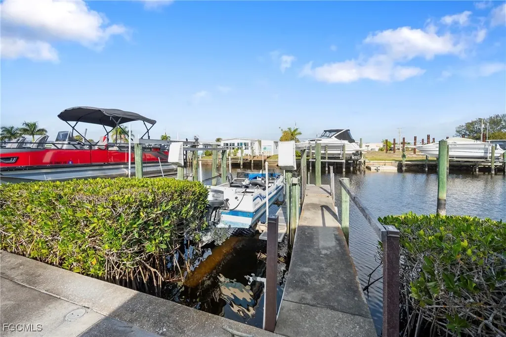 5546 Adam Drive North Fort Myers FL 33917