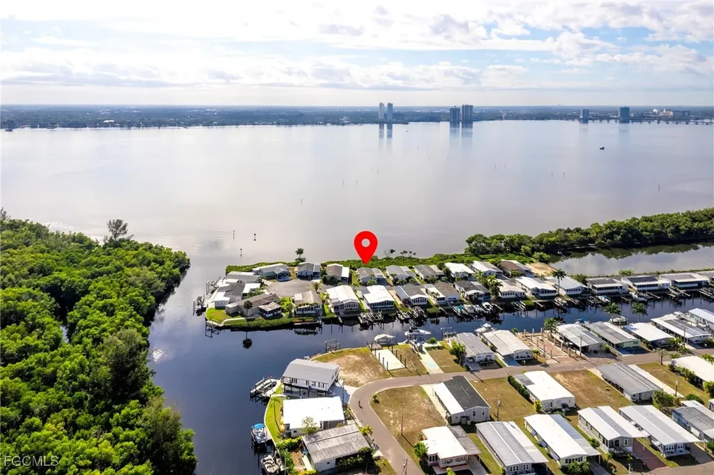 5546 Adam Drive North Fort Myers FL 33917