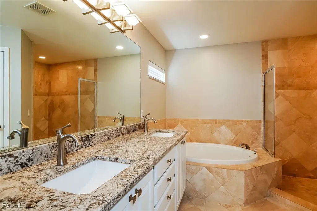 229 NE 7th Place Cape Coral FL 33909