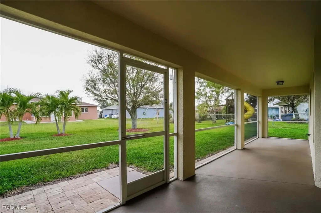 229 NE 7th Place Cape Coral FL 33909