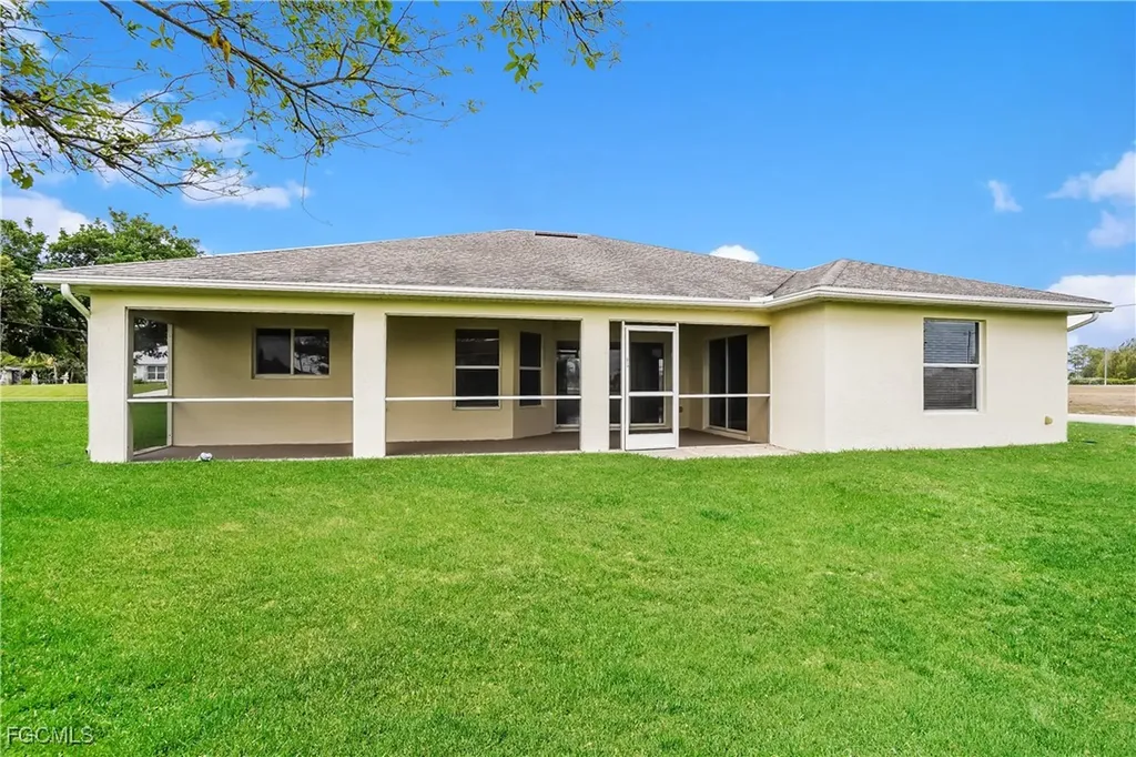 229 NE 7th Place Cape Coral FL 33909
