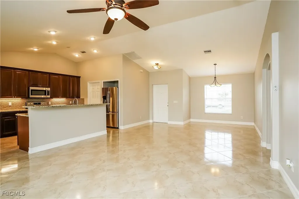 229 NE 7th Place Cape Coral FL 33909