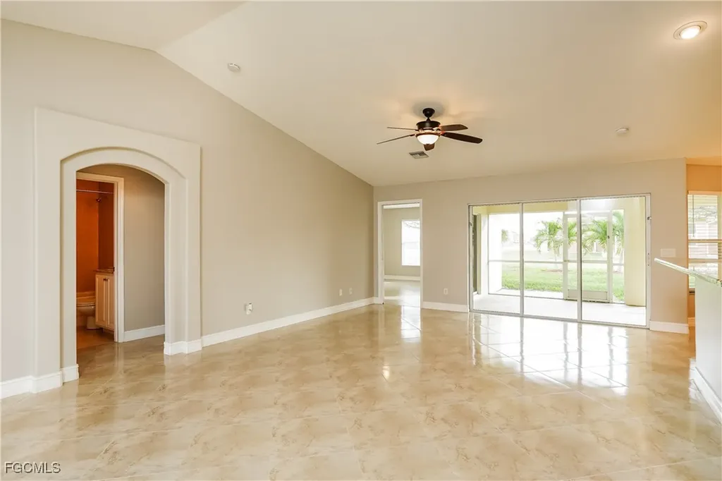 229 NE 7th Place Cape Coral FL 33909