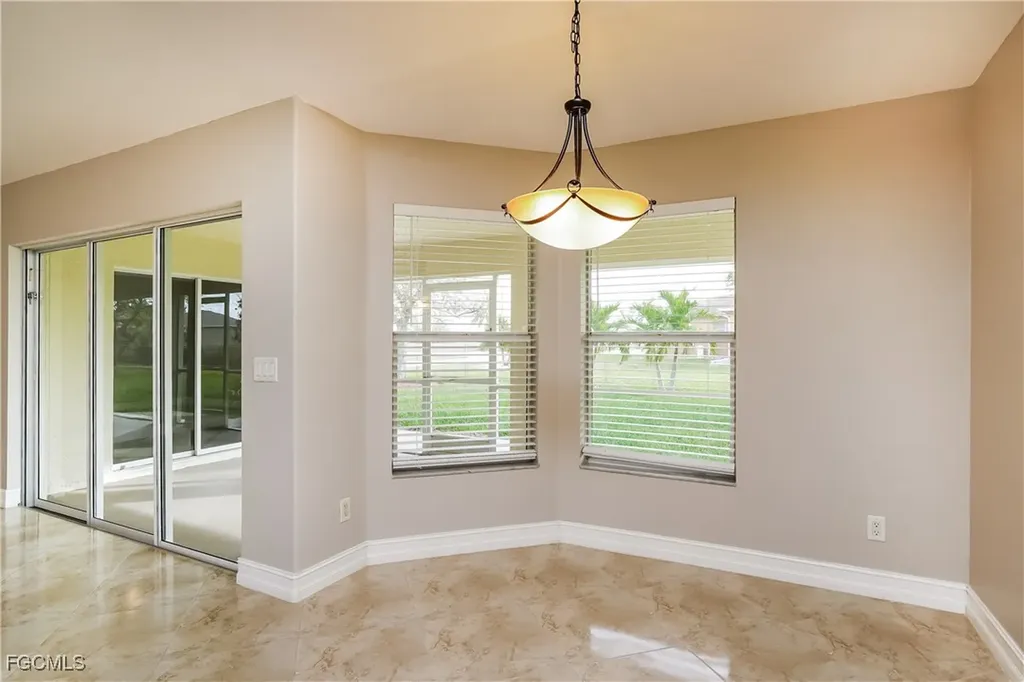 229 NE 7th Place Cape Coral FL 33909