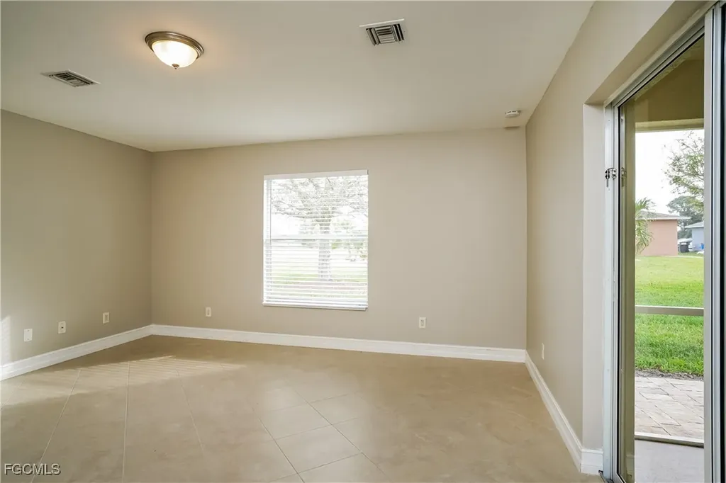 229 NE 7th Place Cape Coral FL 33909