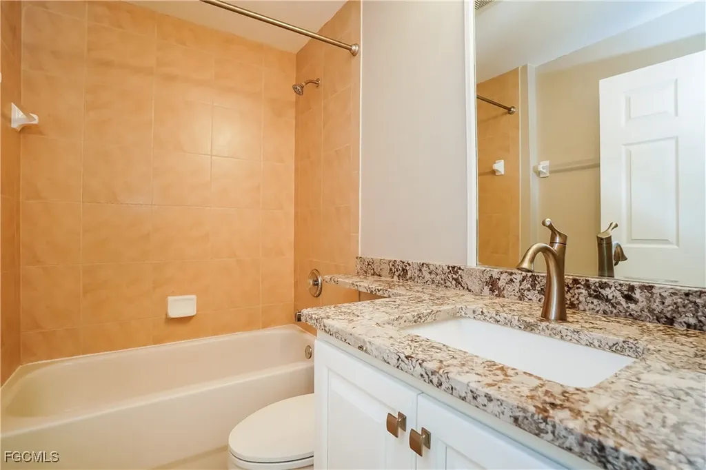 229 NE 7th Place Cape Coral FL 33909