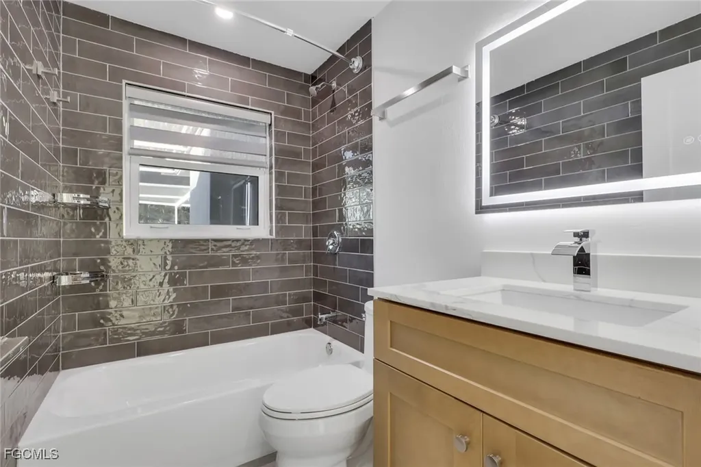 1653 S Fountainhead Road Fort Myers FL 33919