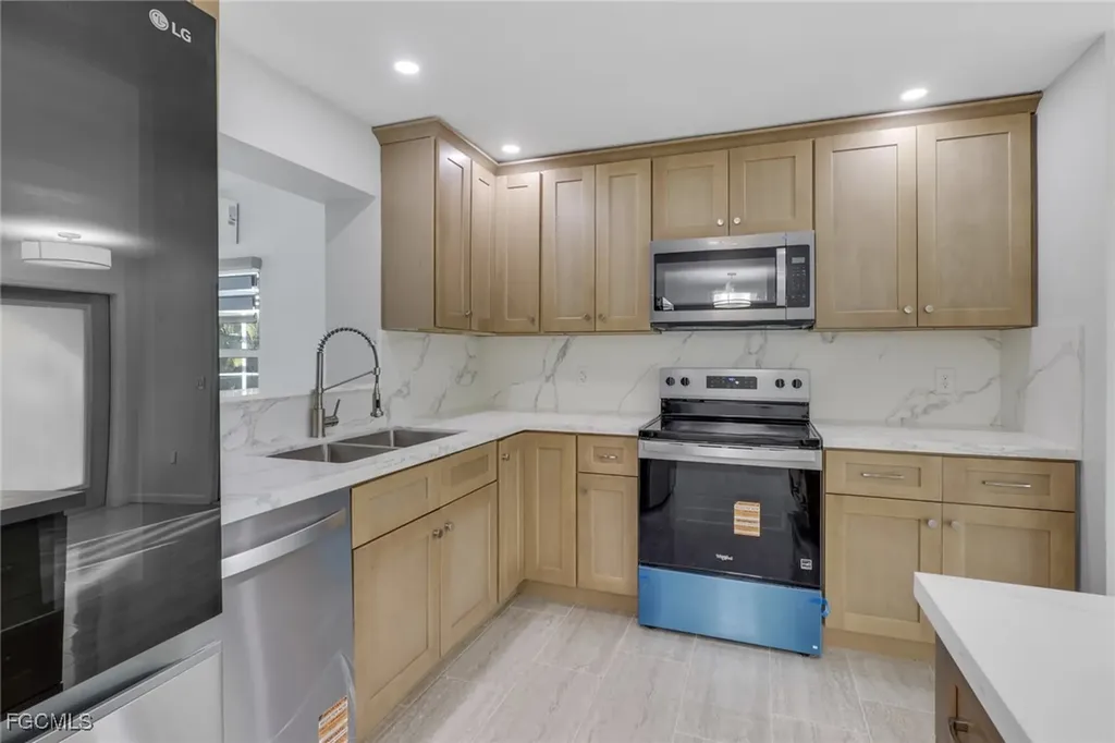 1653 S Fountainhead Road Fort Myers FL 33919