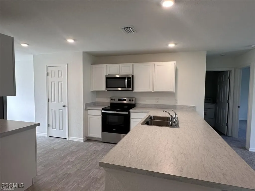 3206 NE 14th Place Cape Coral FL 33993