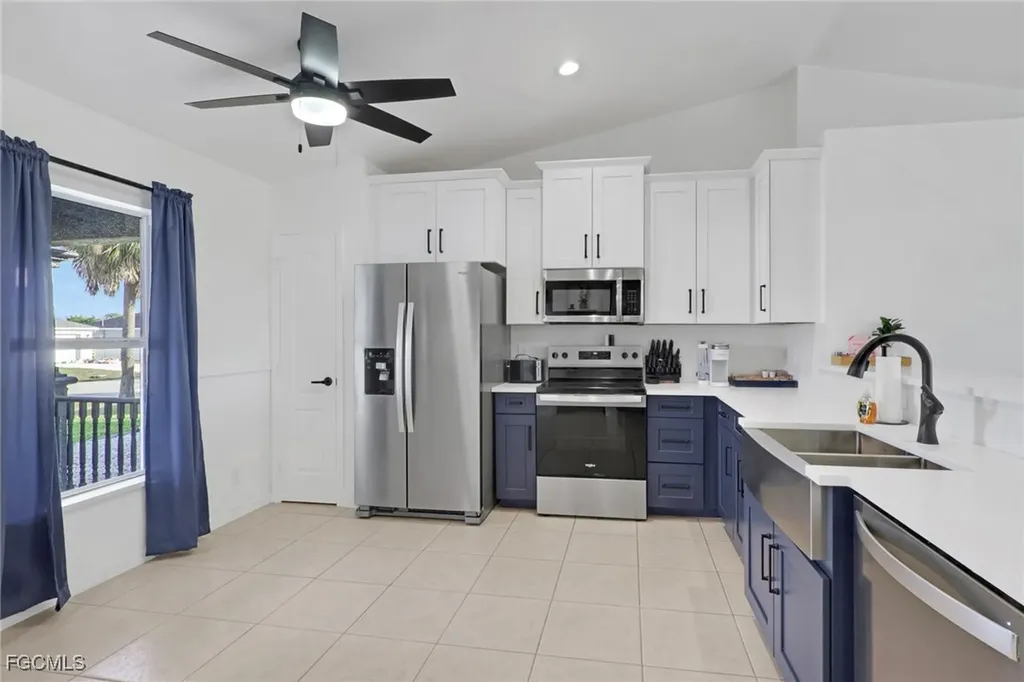 1110 NE 6th Place Cape Coral FL 33909