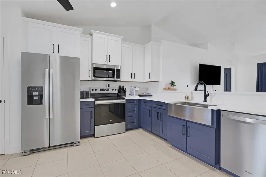 1110 NE 6th Place Cape Coral FL 33909