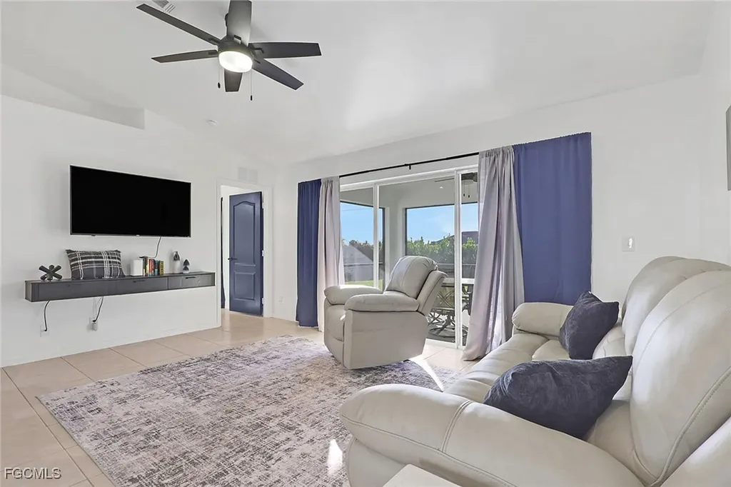 1110 NE 6th Place Cape Coral FL 33909