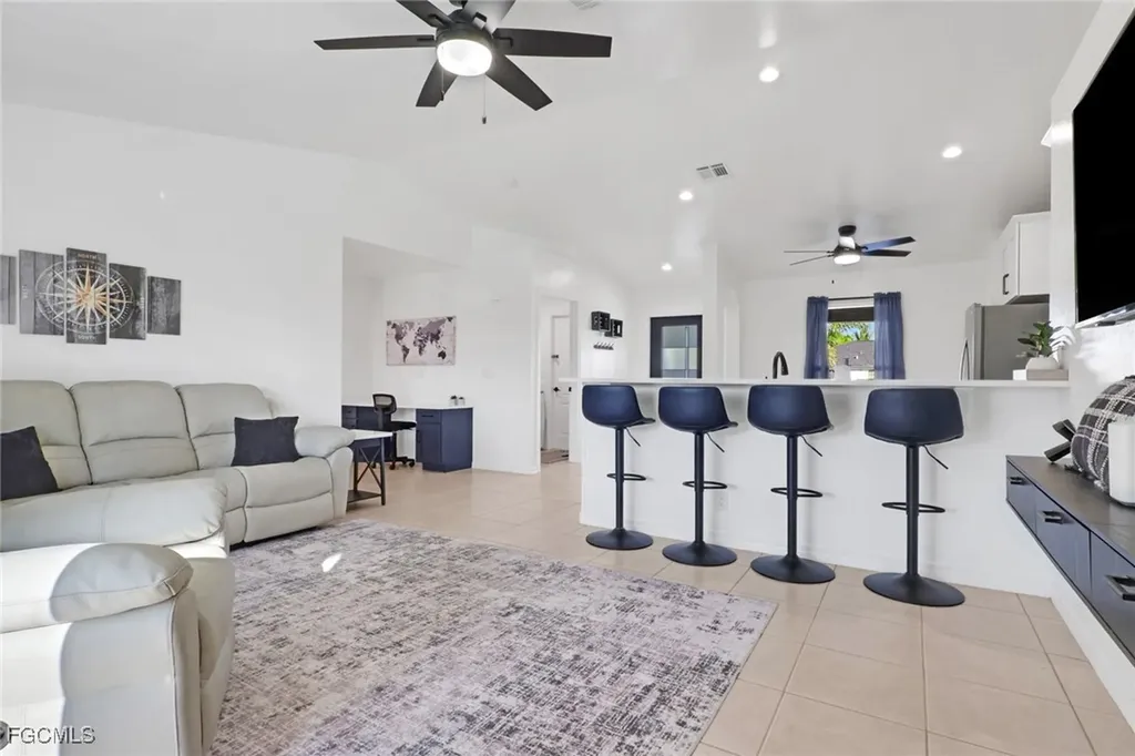 1110 NE 6th Place Cape Coral FL 33909