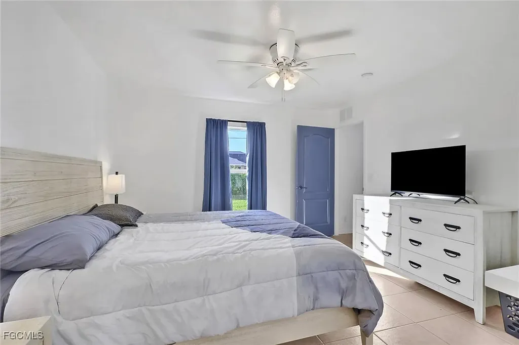 1110 NE 6th Place Cape Coral FL 33909