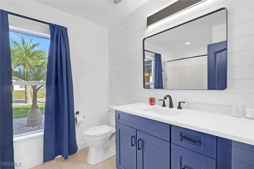 1110 NE 6th Place Cape Coral FL 33909