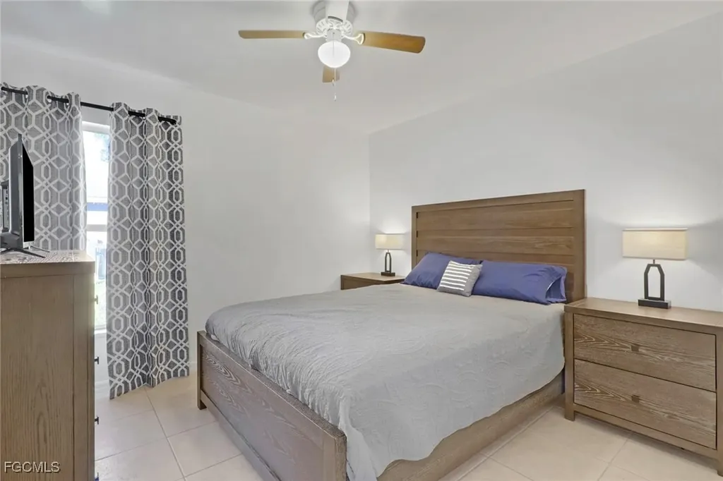 1110 NE 6th Place Cape Coral FL 33909