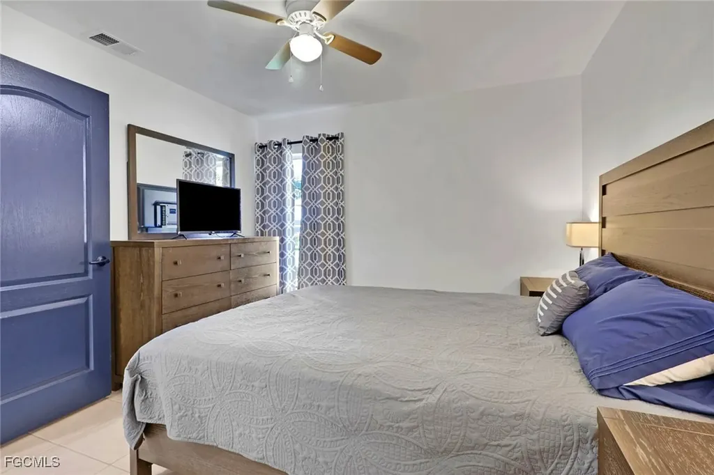1110 NE 6th Place Cape Coral FL 33909