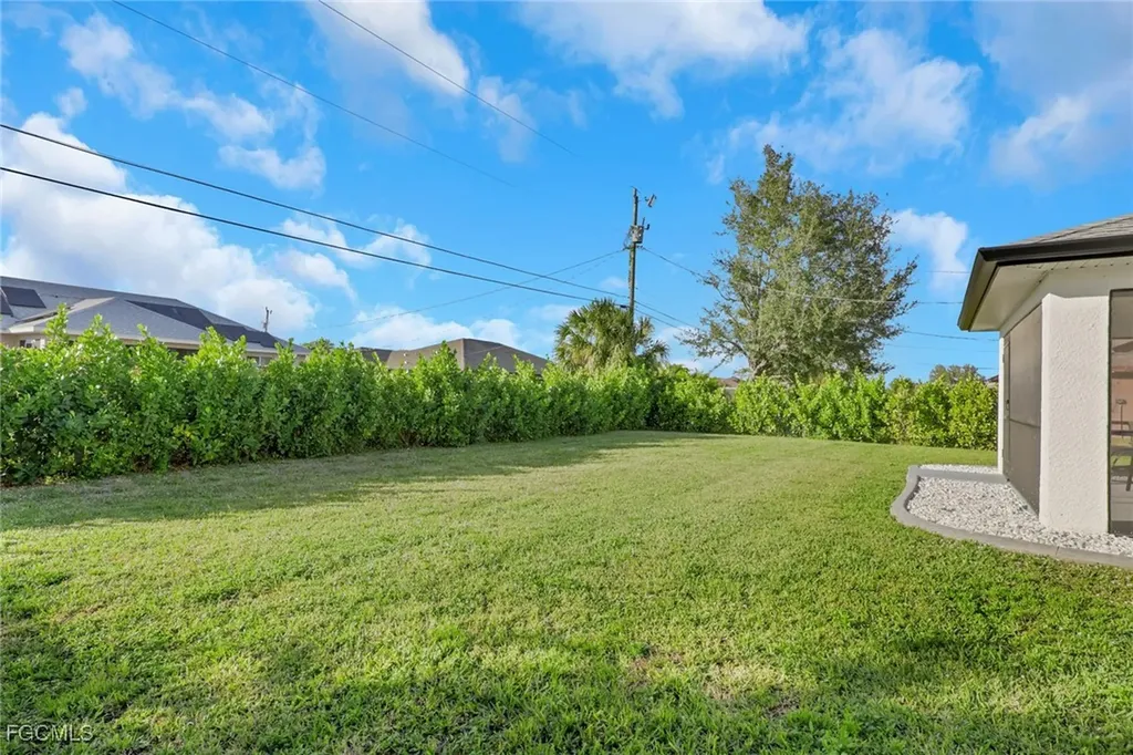 1110 NE 6th Place Cape Coral FL 33909