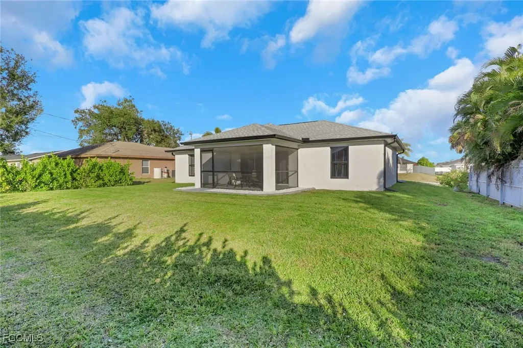 1110 NE 6th Place Cape Coral FL 33909