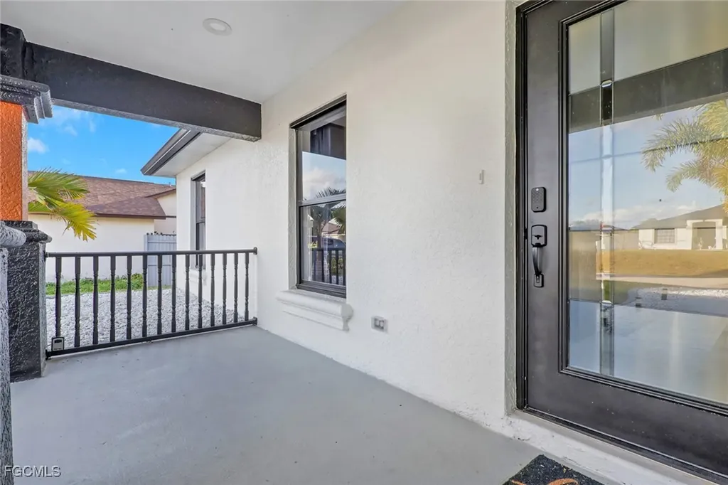 1110 NE 6th Place Cape Coral FL 33909