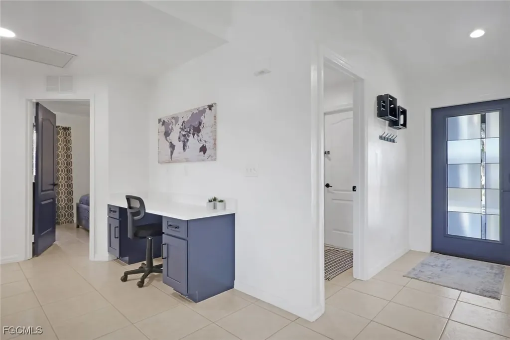 1110 NE 6th Place Cape Coral FL 33909