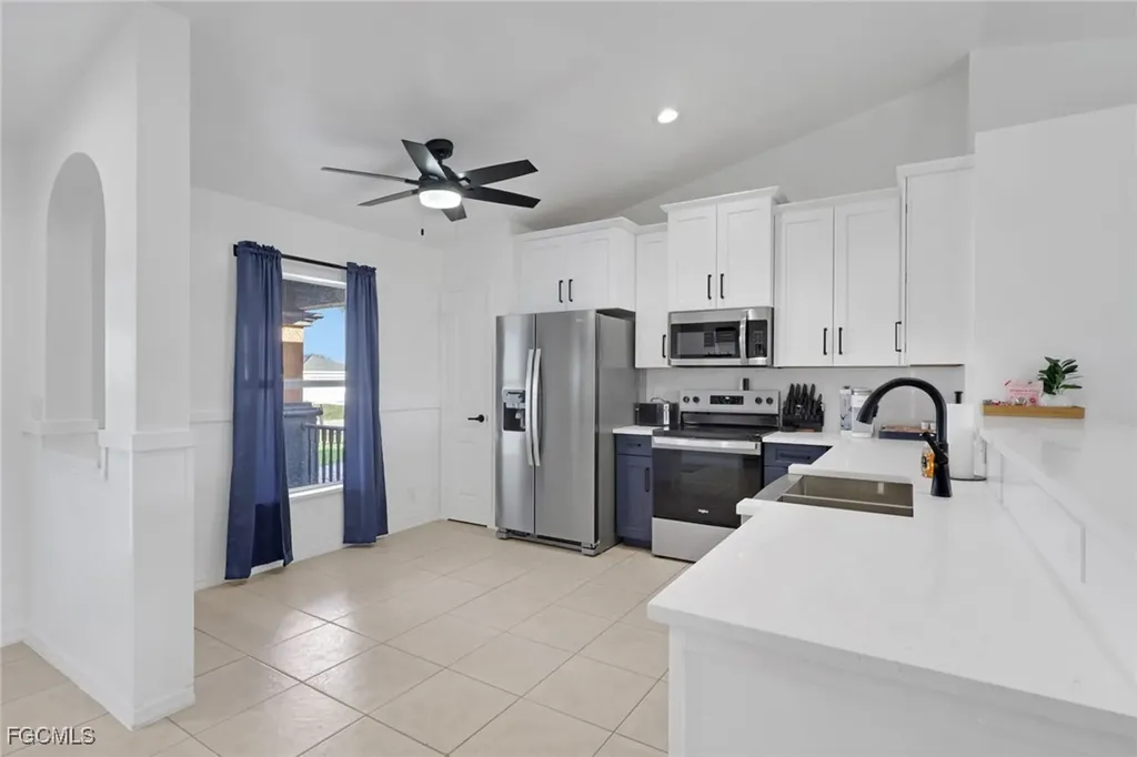1110 NE 6th Place Cape Coral FL 33909