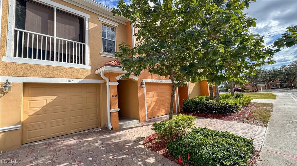 1757 Concordia Lake Circle Cape Coral FL 33909