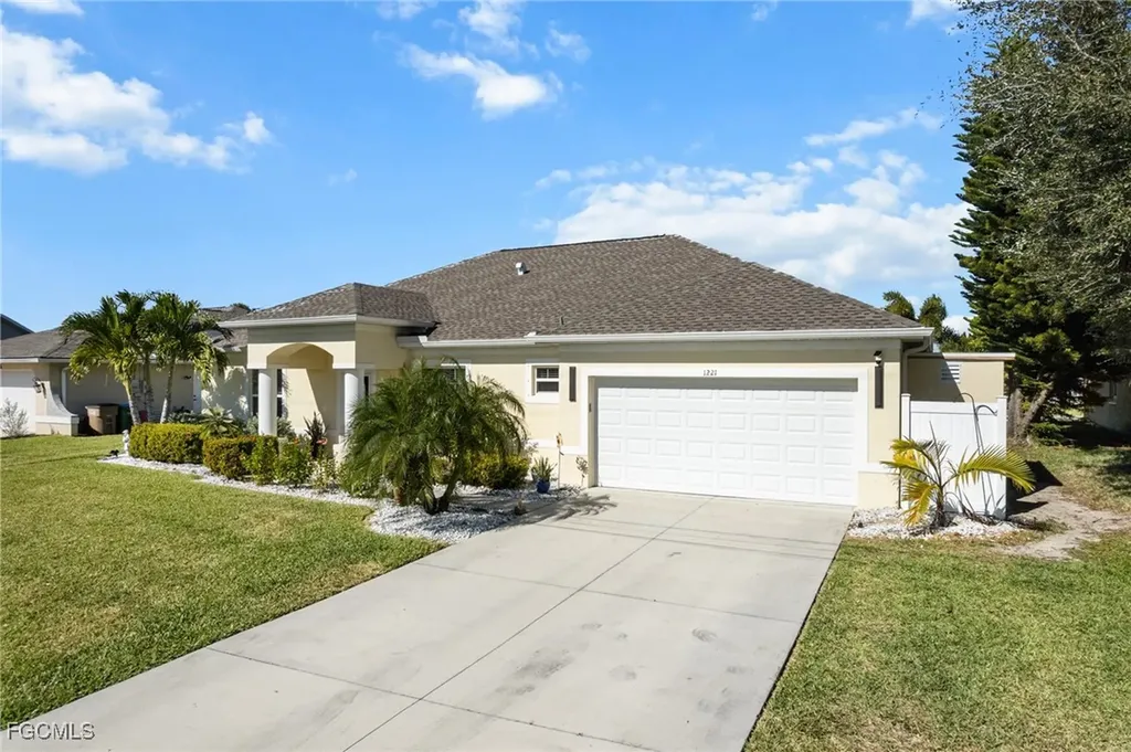 1221 SW 27th Street Cape Coral FL 33914