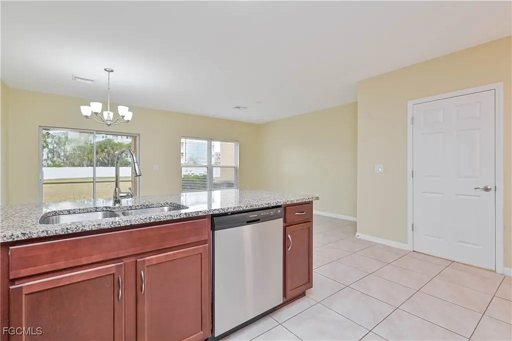 3739 Crofton Court Fort Myers FL 33916
