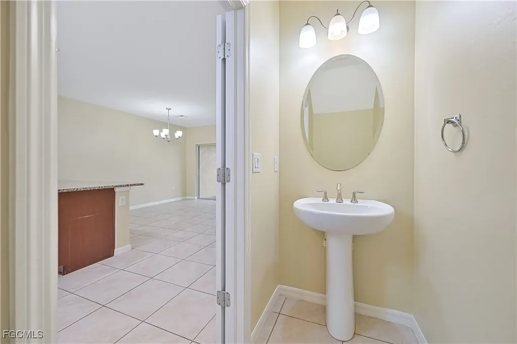 3739 Crofton Court Fort Myers FL 33916