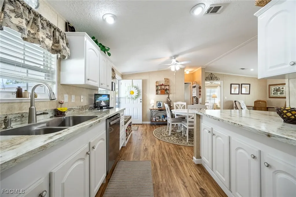 438 Snead Drive North Fort Myers FL 33903