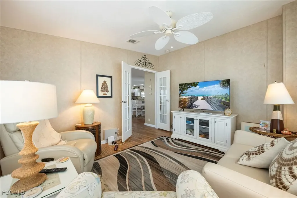 438 Snead Drive North Fort Myers FL 33903