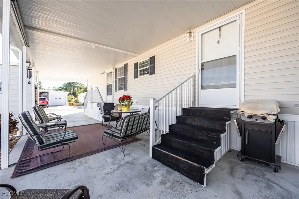 438 Snead Drive North Fort Myers FL 33903