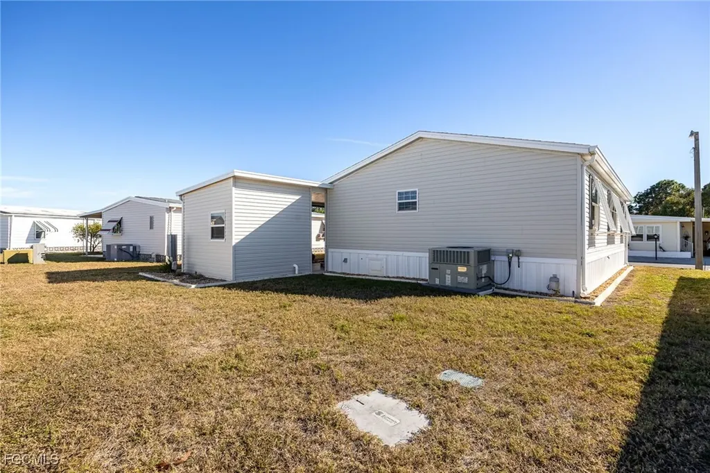 438 Snead Drive North Fort Myers FL 33903