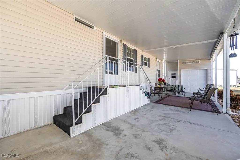 438 Snead Drive North Fort Myers FL 33903