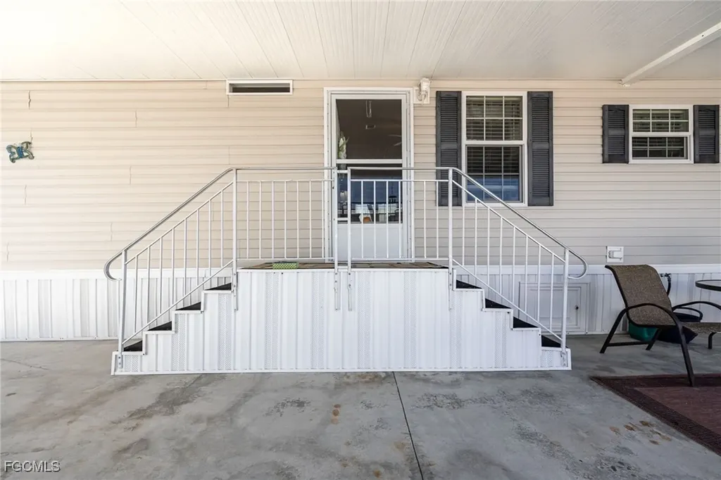 438 Snead Drive North Fort Myers FL 33903