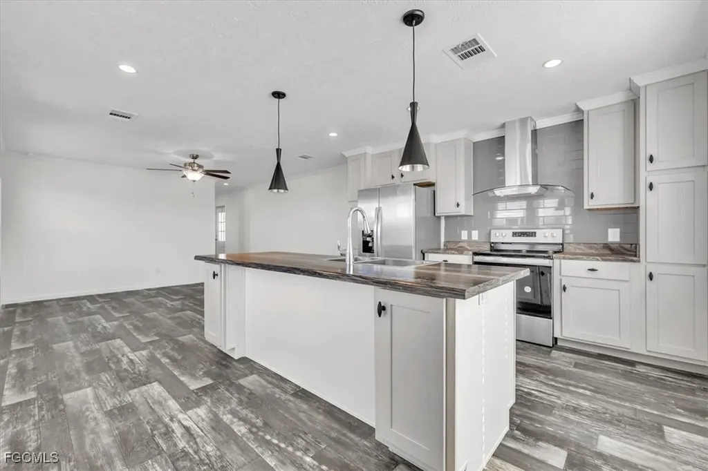 3162 Mercury Lane North Fort Myers FL 33903