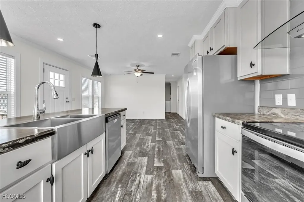 3162 Mercury Lane North Fort Myers FL 33903