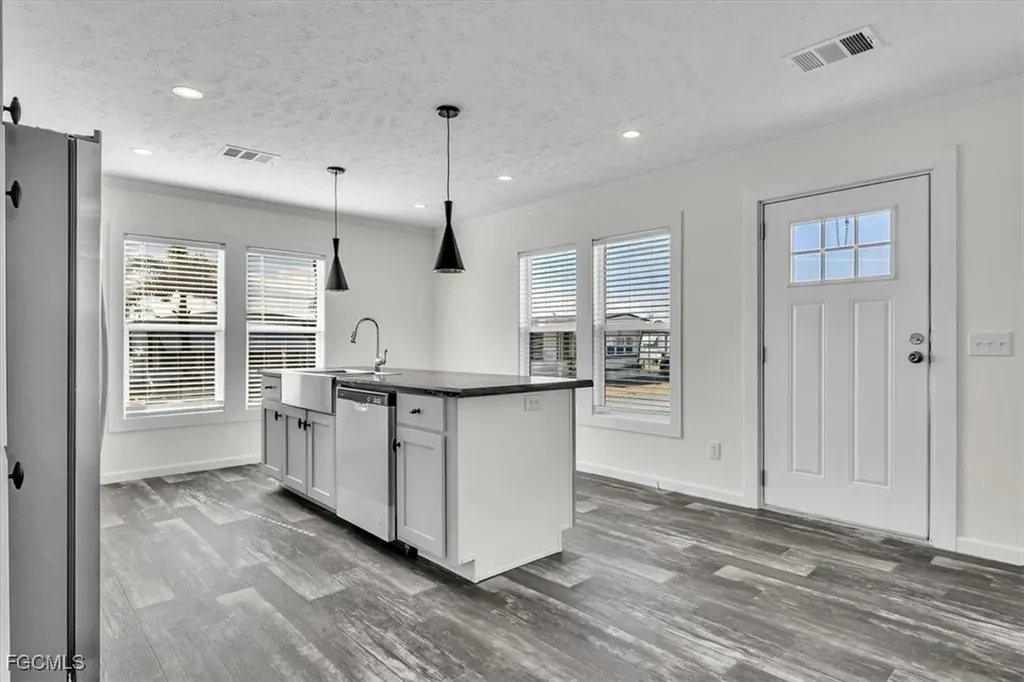 3162 Mercury Lane North Fort Myers FL 33903