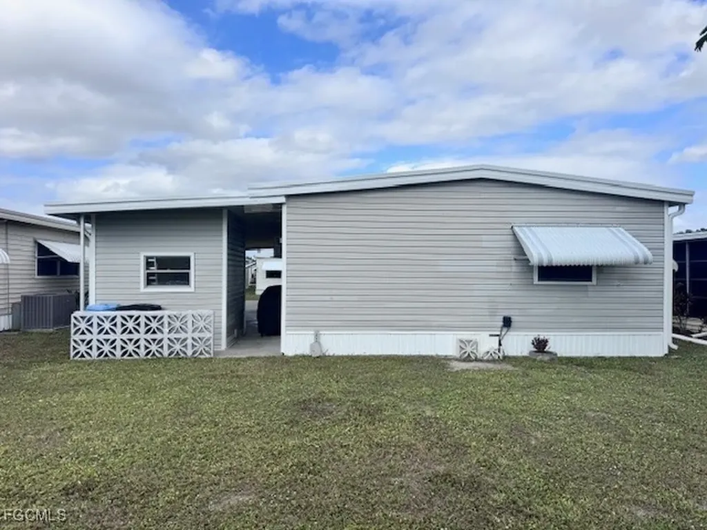 5524 Ben Franklin Lane North Fort Myers FL 33917