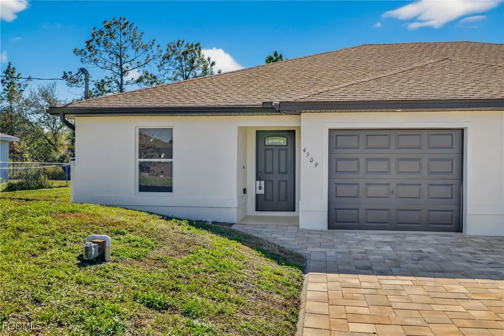 4509-4511 28th Street SW Lehigh Acres FL 33973