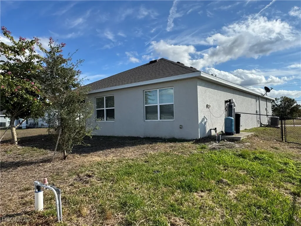 2201 NW 24th Terrace Cape Coral FL 33993