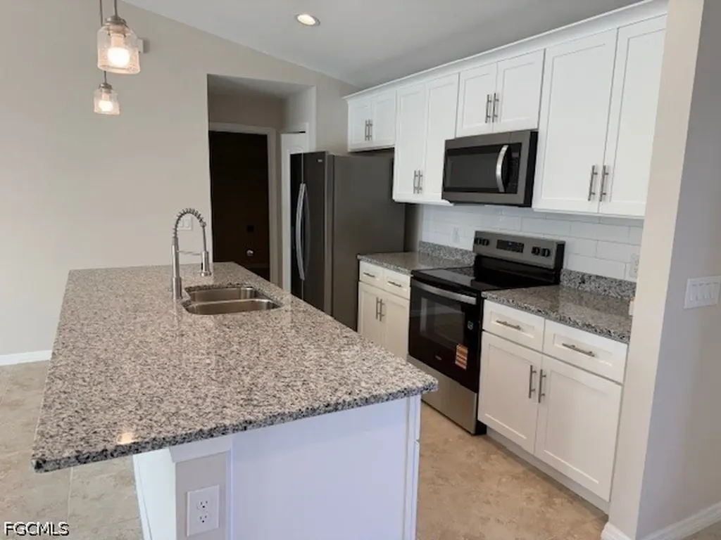 1104 NW 12th Avenue Cape Coral FL 33993
