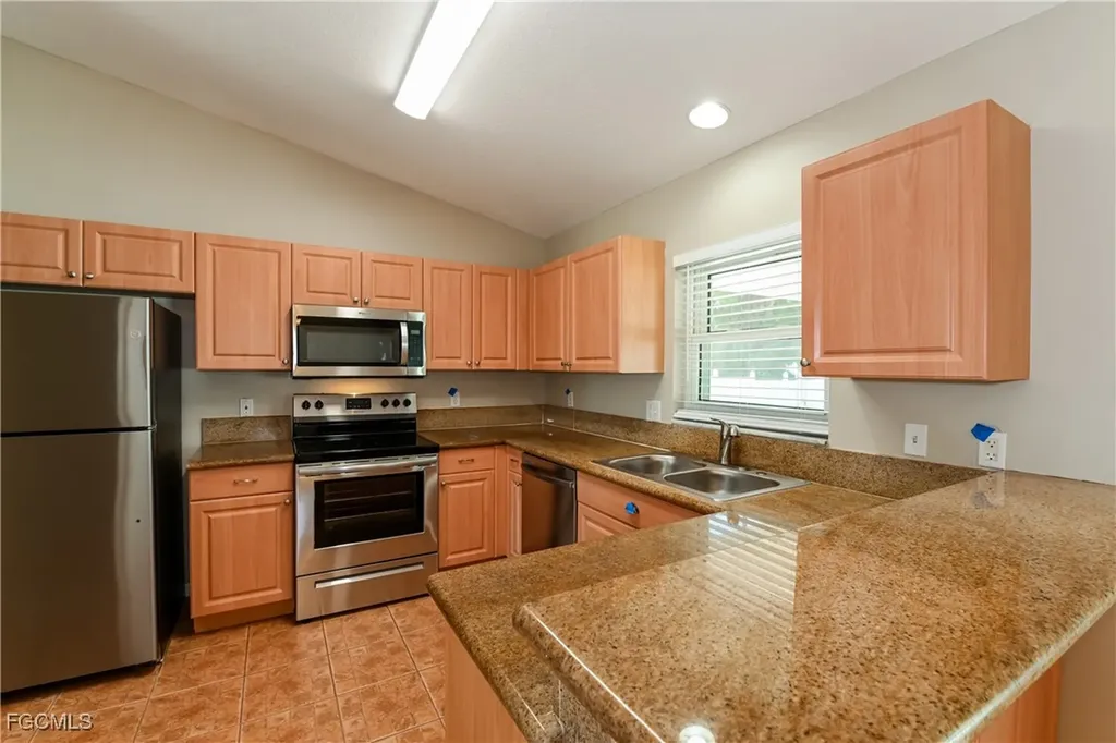 600 SW 18th Terrace Cape Coral FL 33991