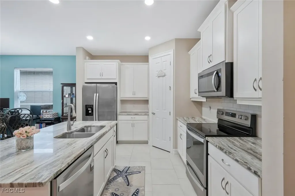 836 Heather Lake Avenue Cape Coral FL 33993