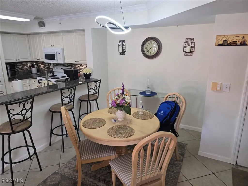 1210 Wildwood Lakes Boulevard Naples FL 34104